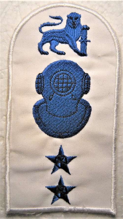 OLD S.A. NAVY DIVER INSTRUCTOR SUMMER UNIFORM SOULDER TITLE IN UNUSED CONDITION