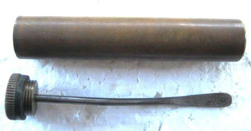 ORIGINAL WW1/WW2 BRITISH ARMY SMLE LEE ENFIELD RIFLE BRASS OIL BOTTLE IN GOOD CONDITION