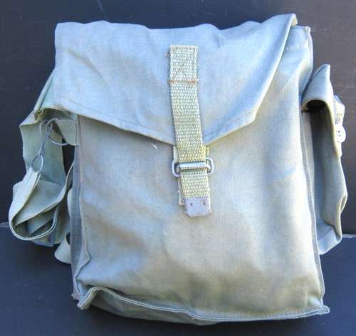 POLISH GAS MASK IN ITS BAG , HOOD SLIGHTLY PERISHED OTHERWISE GOOD CONDITION