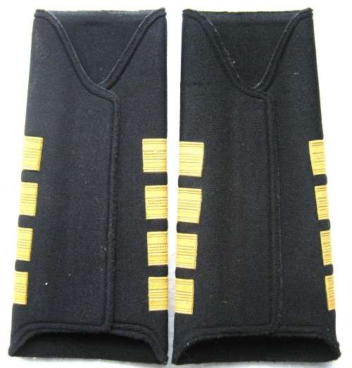 S.A. NAVY CAPTAIN`S SLIP ON  SHOULDER STRAPS IN VERY GOOD CONDITION