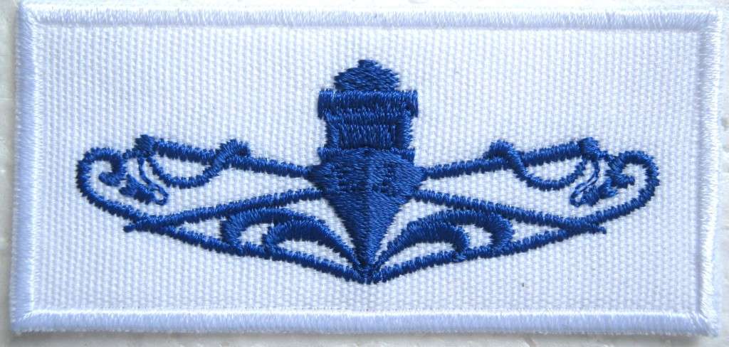 S.A. NAVY BRIDGE WATCHKEEPING BADGE FOR NO9 COMBAT WORKING DRESS IN UNUSED CONDITION