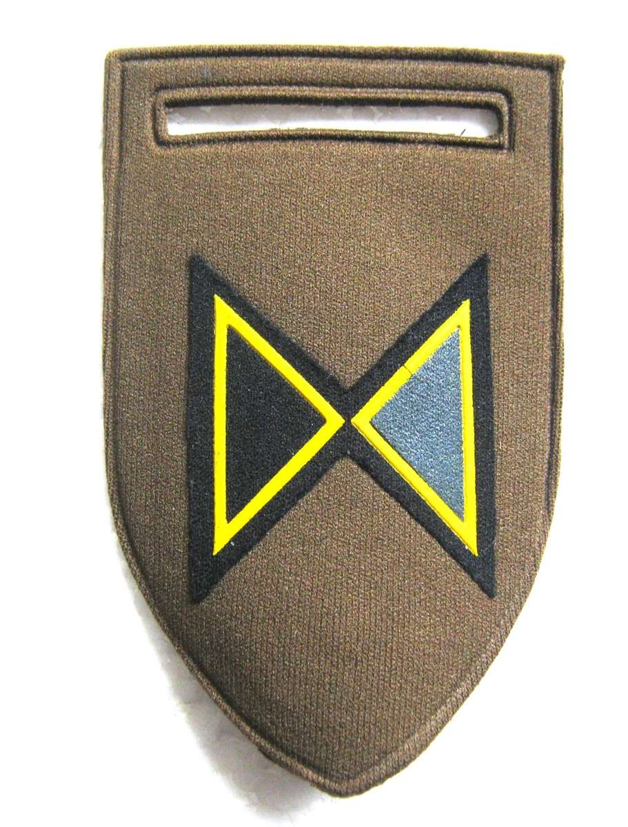 OLD SADF INFANTRY ECHO COMPANY TUPPERWARE FLASH WITH BLACK ON THE LEFT SIDE WITH PIN IN UNUSED COND