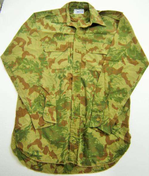 S.A.P. 2nd PATTERN CAMO SHIRT IN VERY GOOD CONDITION - SIZE LARGE - NAME OF OWNER ON THE COLLAR