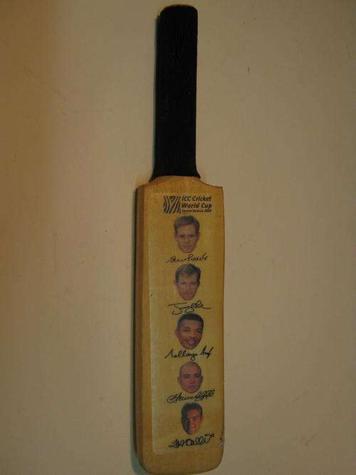 2003 ICC CRICKET WORLD CUP MINI BAT WITH PICS & SIGNATURES OF POLLOCK, RHODES, NTINI, GIBBS & CALLIS