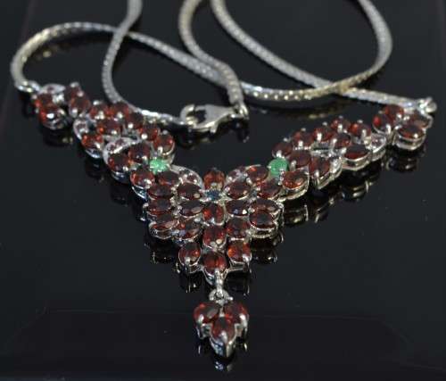 STUNNING GENUINE MOZAMBIQUE GARNET, RHODOLITE GARNET EMERALD 925 SILVER NECKLACE