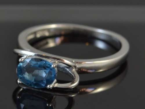 *SET*  GENUINE LONDON BLUE TOPAZ 925 SILVER RING WITH MATCHING EARRINGS