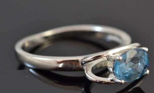 *SET*  GENUINE LONDON BLUE TOPAZ 925 SILVER RING WITH MATCHING EARRINGS