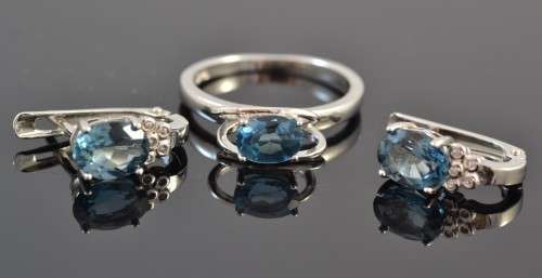 *SET*  GENUINE LONDON BLUE TOPAZ 925 SILVER RING WITH MATCHING EARRINGS