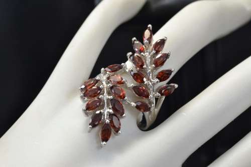 GENUINE DARK ORANGE/RED AAA GARNET 925 SILVER RING SIZE 7