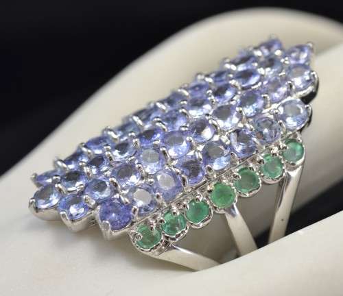 GENUINE TANZANITE & EMERALD 925 SILVER RING SIZE 8