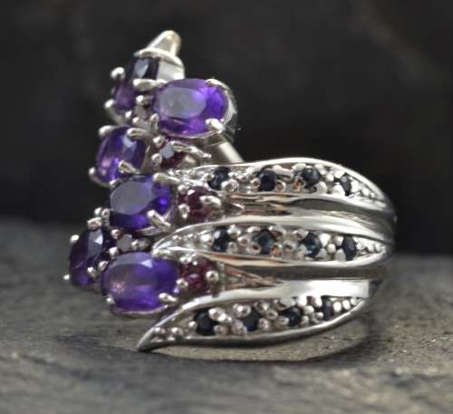 UNUSUAL DESIGN GENUINE INTENSE PURPLE AMETHYST, SAPPHIRE AND RHODOLITE GARNET SIZE 7