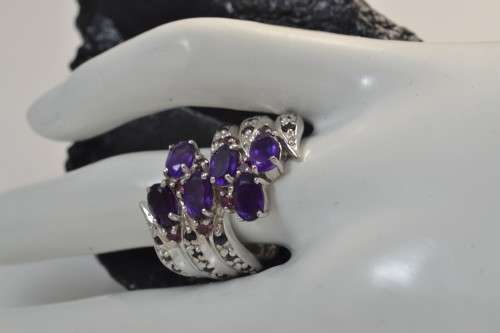 UNUSUAL DESIGN GENUINE INTENSE PURPLE AMETHYST, SAPPHIRE AND RHODOLITE GARNET SIZE 7