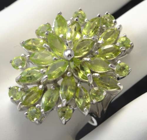 GORGEOUS REAL PERIDOT 925 SILVER RING SIZE 7