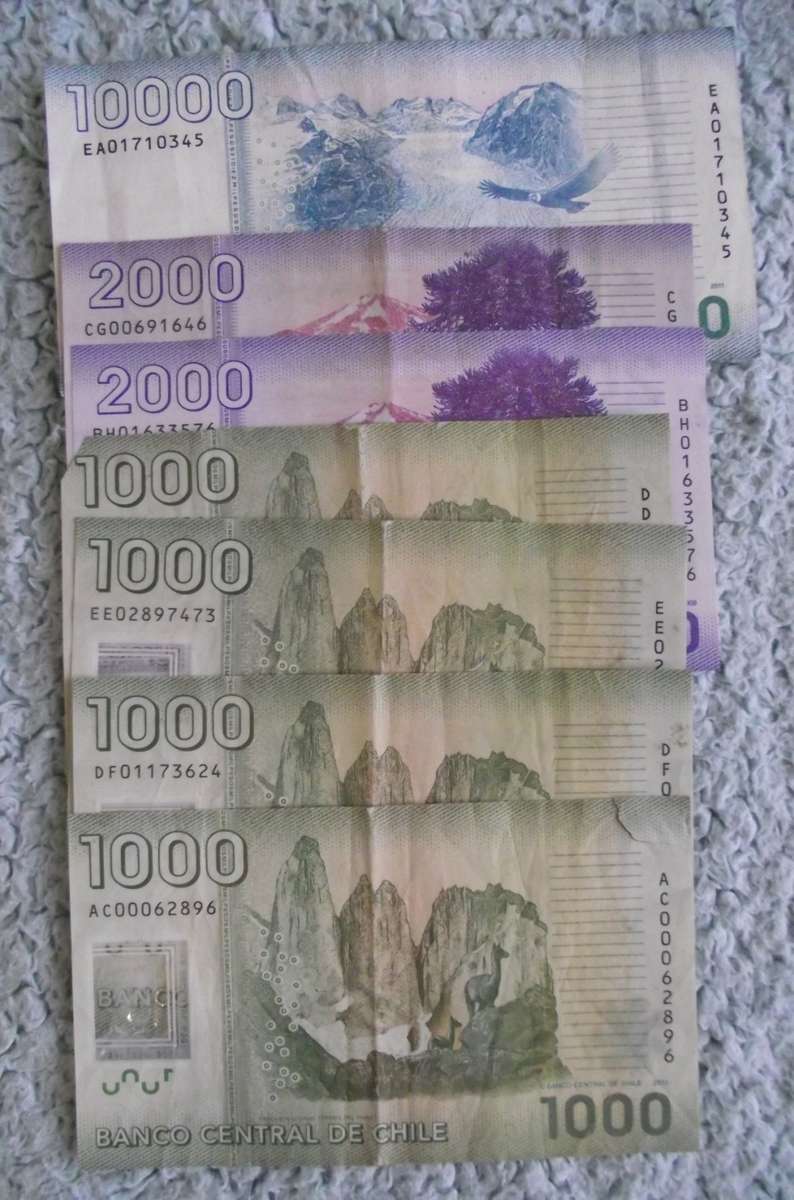 CENTRAL BANK OF CHILE : 18 000 PESOS : CV +- R 370