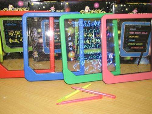 NEW "LED ILLUMINATED" Message Board>Advertising Board>Kids Fun Writting Board "Brand New & Boxed"