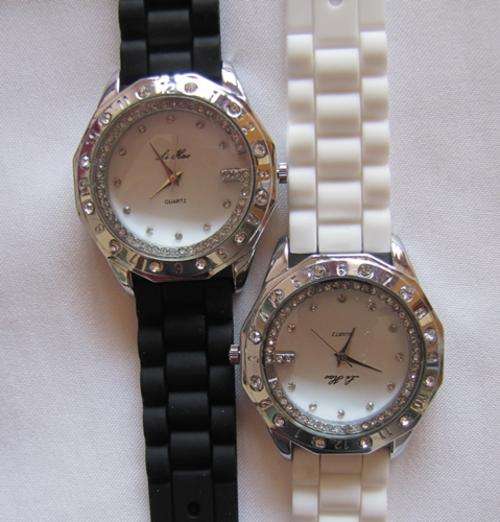 "STUNNING'' CRYSTAL BEZEL QUARTZ WATCH - SOFT SILICONE STRAP - ASSORTED DESIGNS