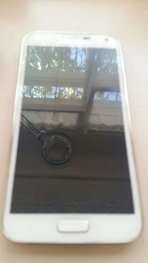 Samsung Galaxy S5 32gb (excellent condition) Like new