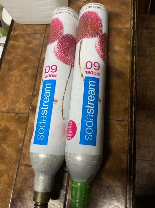 sodastream Soda maker incl two gas bottles and six water bottles