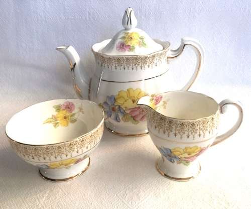 Royal Standard Set - Tea pot, milk jug and sugar basin