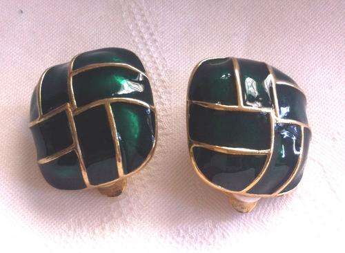 Vintage Enamel Clip on earrings