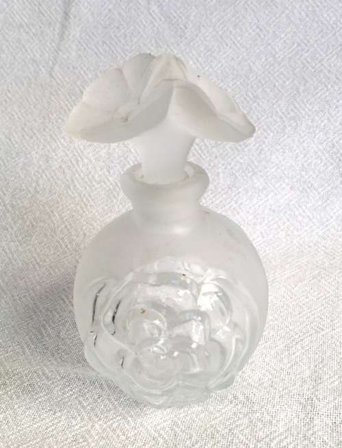 Perfume bottle