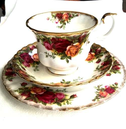 Royal Albert Old English Countryside trio