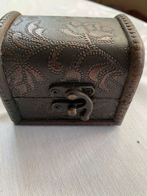 Chest with Gem stones