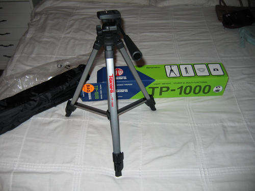 Camera tripod TP-1000 *** Brand New ***