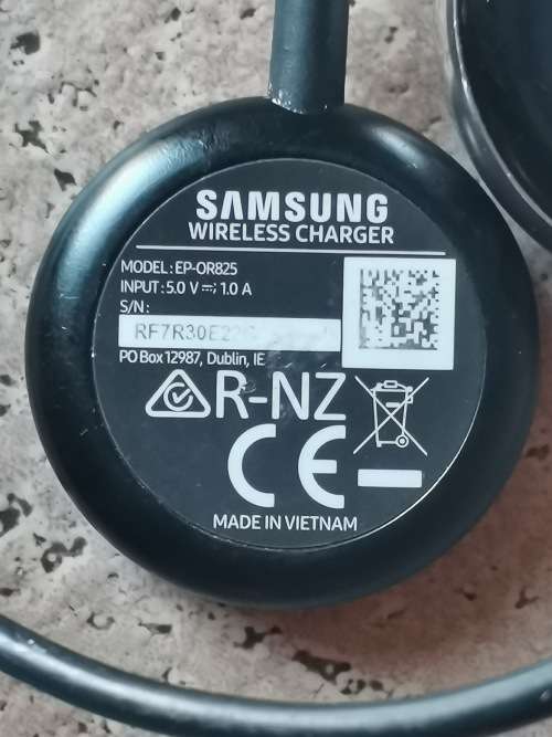 SAMSUNG GALAXY ACTIVE SMART WATCH WITH BOX AND ACCESSORIES - MODEL SM-R500