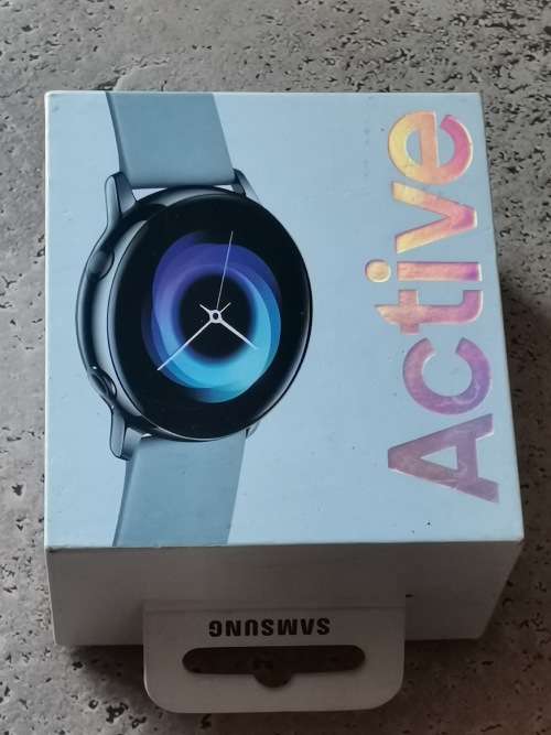 SAMSUNG GALAXY ACTIVE SMART WATCH WITH BOX AND ACCESSORIES - MODEL SM-R500
