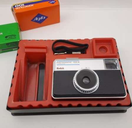 VINTAGE KODAK INSTAMATIC 133X CAMERA IN ORIGINAL CASE WITH 2 SEALED FILMS 1ST BIDDER WIN THE AUCTION