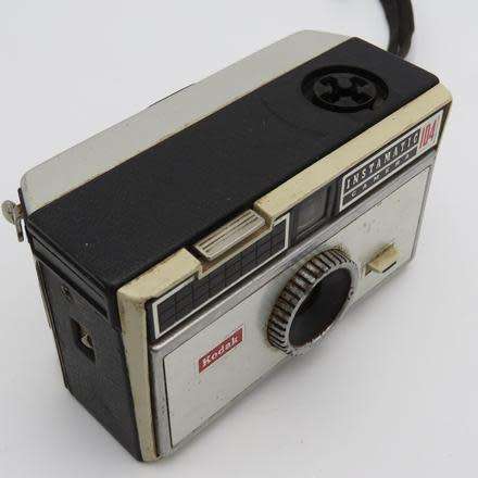 VINTAGE KODAK INSTAMATIC 104 CAMERA IN ORIGINAL BOX