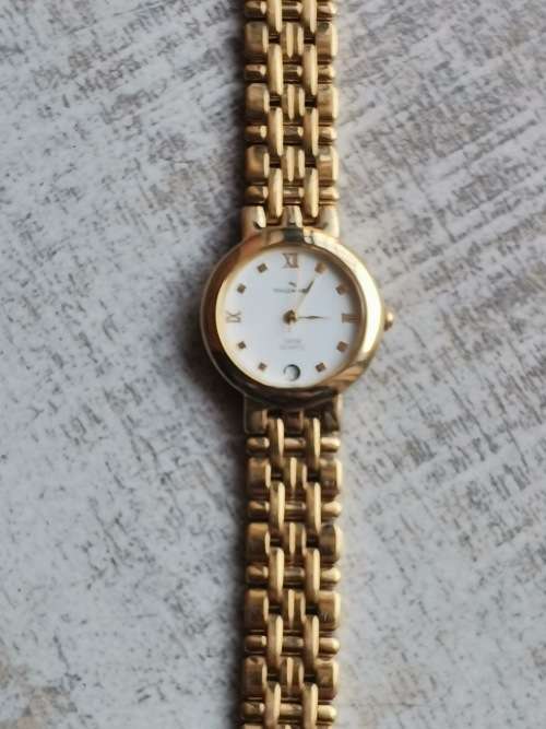 HALLMARK LADIES GOLD PLATED WATCH IN EXCELLENT WORKING CONDITION AS GOOD AS NEW