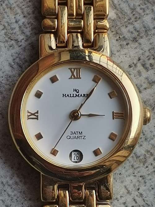 HALLMARK LADIES GOLD PLATED WATCH IN EXCELLENT WORKING CONDITION AS GOOD AS NEW