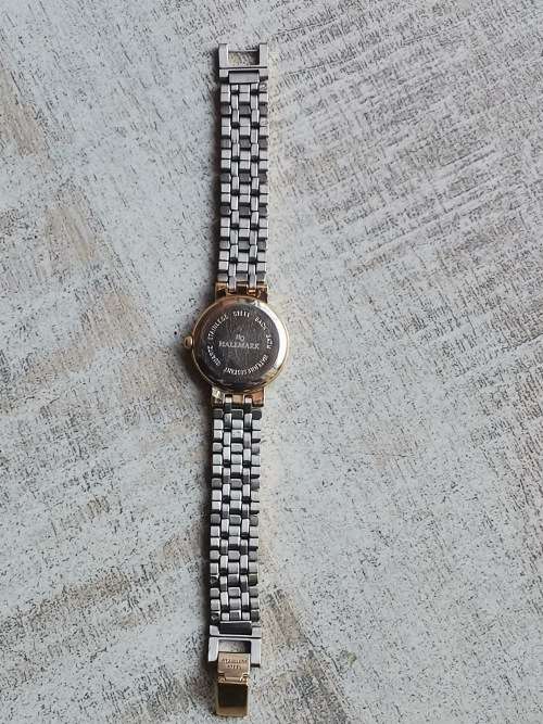 HALLMARK LADIES GOLD PLATED WATCH IN EXCELLENT WORKING CONDITION AS GOOD AS NEW