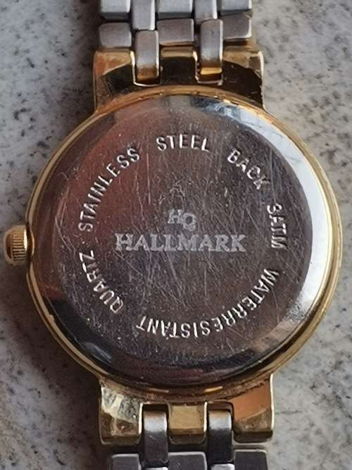 HALLMARK LADIES GOLD PLATED WATCH IN EXCELLENT WORKING CONDITION AS GOOD AS NEW
