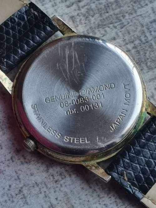 LADIES GENUINE DIAMOND QUARTZ WATCH IN EXCELLENT WORKING CONDITION