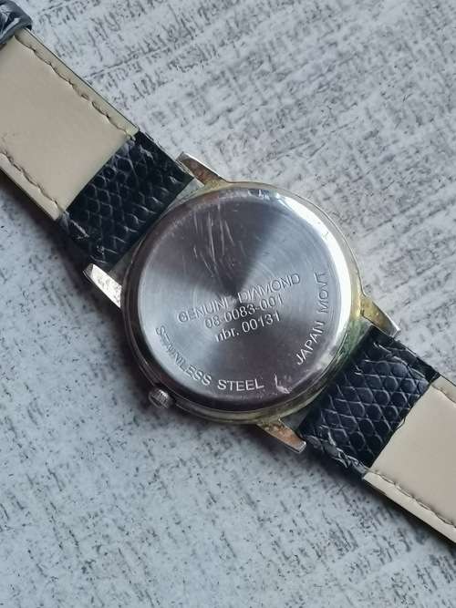 LADIES GENUINE DIAMOND QUARTZ WATCH IN EXCELLENT WORKING CONDITION