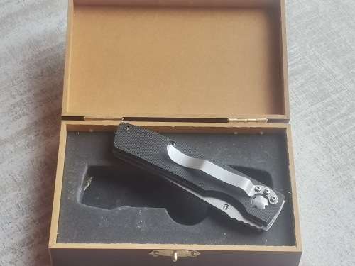 VINTAGE LEOPARD POCKET KNIFE WITH DISPLAY CASE