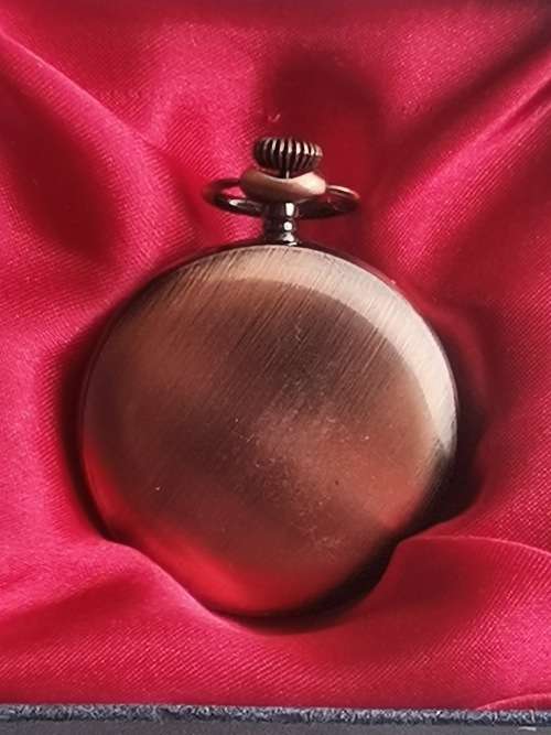MENS POCKET WATCH NEW IN BOX IN EXCELLENT WORKING CONDITION