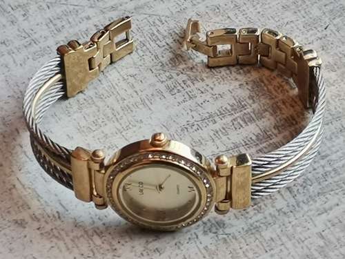 LADIES GOLD PLATED LANCO WATCH WITH CABLE STRAP IN EXCELLENT WORKING CONDITION VALUED @ R1200