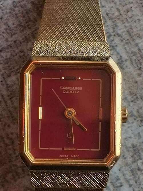 SAMSUNG GOLD PLATED SWISS WATCH IN EXCELLENT WORKING CONDITION