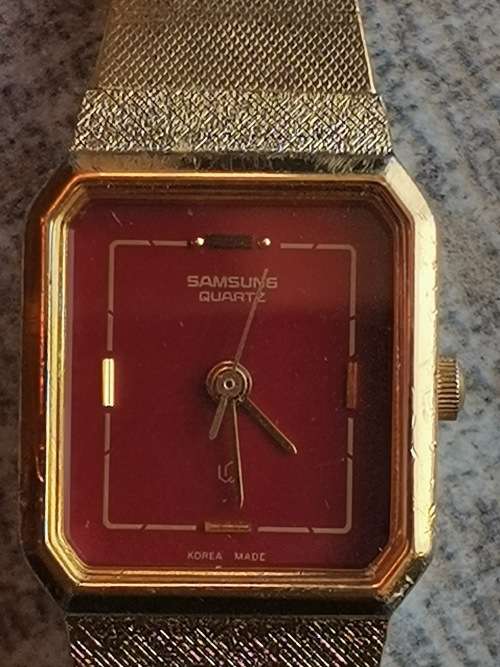 SAMSUNG GOLD PLATED SWISS WATCH IN EXCELLENT WORKING CONDITION