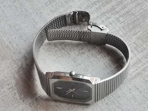 VINTAGE CITIZEN MENS WATCH WITH DAY/DATE FUNCTION IN EXCELLENT WORKING CONDITION