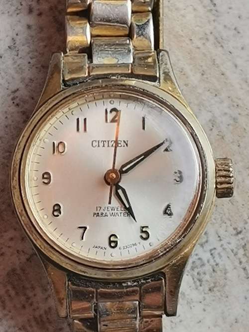 VINTAGE LADIES CITIZEN MECHANICAL WATCH IN GOOD WORKING CONDITION