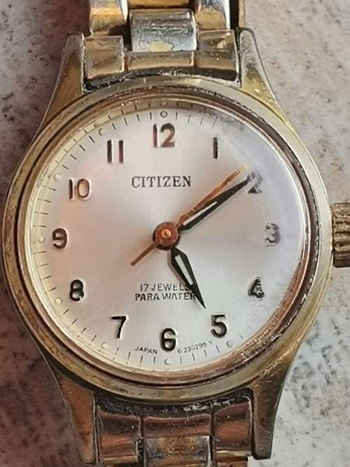 VINTAGE LADIES CITIZEN MECHANICAL WATCH IN GOOD WORKING CONDITION