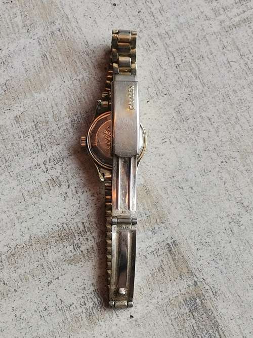 VINTAGE LADIES CITIZEN MECHANICAL WATCH IN GOOD WORKING CONDITION