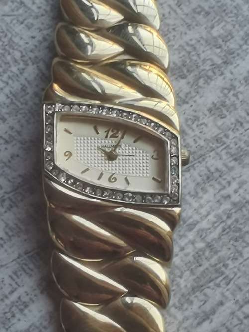 LADIES GOLD PLATED HALLMARK WATCH IN EXCELLENT CONDITION