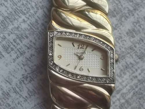 LADIES GOLD PLATED HALLMARK WATCH IN EXCELLENT CONDITION