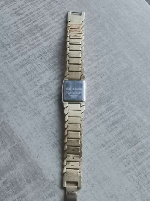 LADIES GOLD PLATED HALLMARK WATCH IN EXCELLENT CONDITION